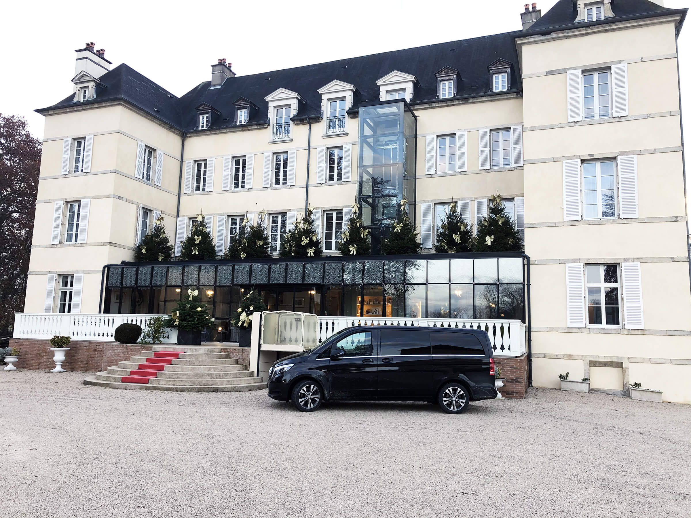 bourgogne-discovery-transport-prive-de-personne-liaison-aeroport-hotel-visite-domaine-bourgogne-france-franche-comte-chateau-saulon bourgogne-discovery-transport-prive-de-personne-liaison-aeroport-hotel-visite-domaine-bourgogne-france-franche-comte-chateau-saulon