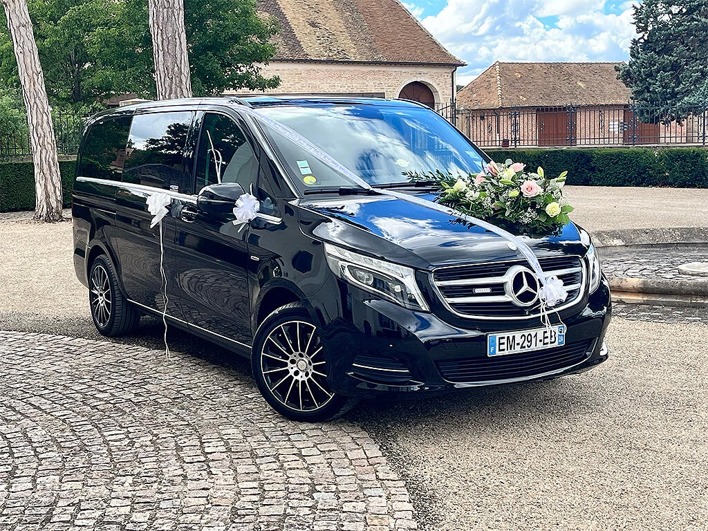 LIMOUSINE SERVICE PREMIUM - MERCEDES CLASS V - Véhicule haut de gamme de transport de personnes en groupe (de 6 à 7 personnes) pour votre trajet de séminaire, tour-operator et win-tour par exemple)