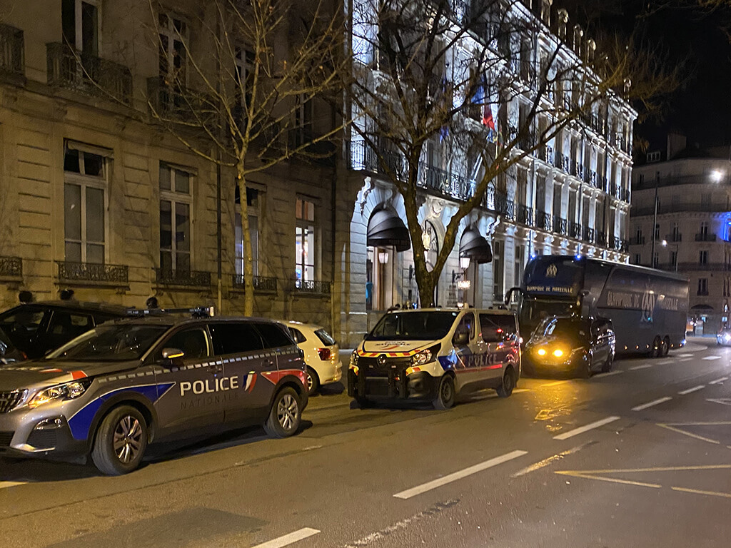 Bourgogne Discovery - Chauffeur de Sécurité - Chauffeur qualifié S-RED pour vos transports de personnes et personnels sensibles - VIP à Dijon et Beaune - FRANCE.