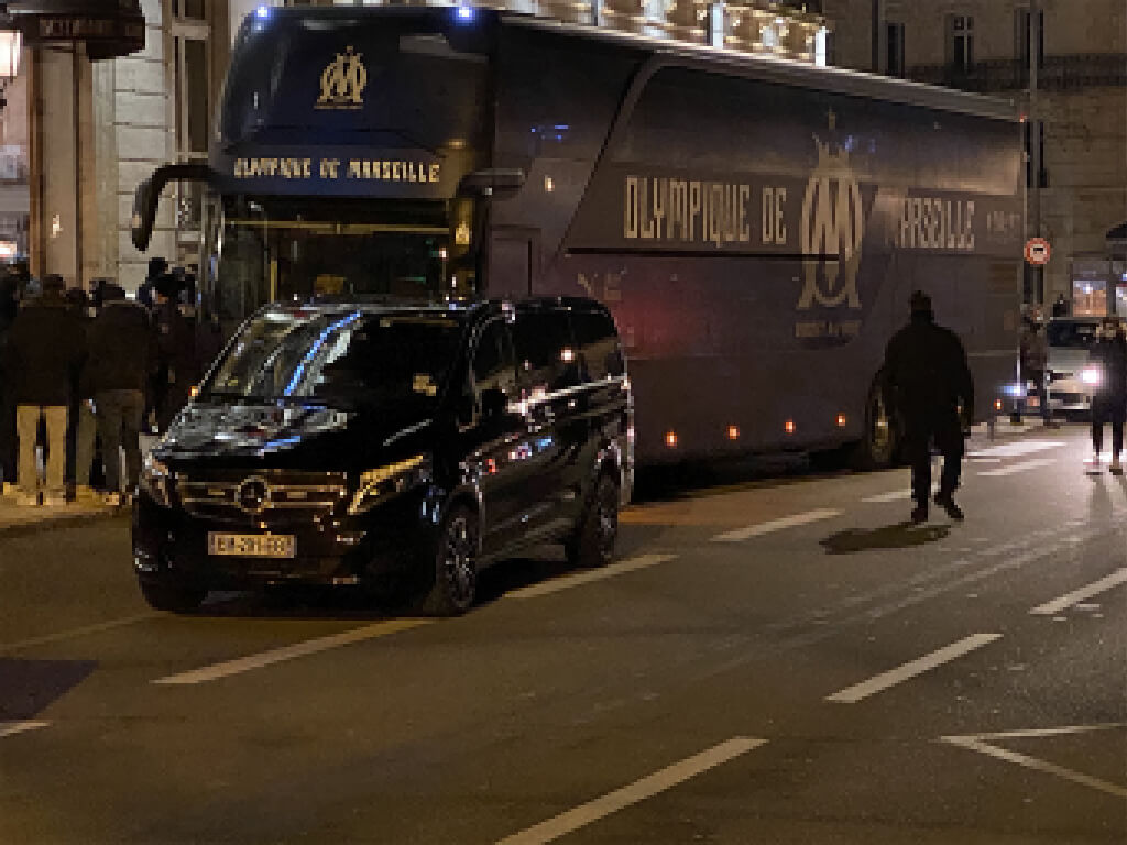 Bourgogne Discovery - Chauffeur de Sécurité - Chauffeur qualifié S-RED pour vos transports de personnes et personnels sensibles - VIP à Dijon et Beaune - FRANCE.