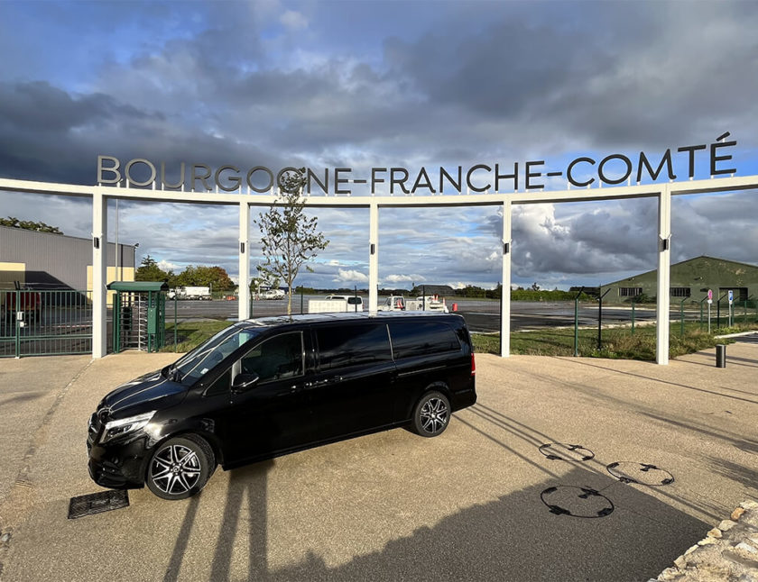 LIMOUSINE SERVICE PREMIUM - MERCEDES CLASS V - High quality group transportation (6 to 7 persons) for your seminar, tour-operator and win-tour for example) - Airport-hotel-train station transfers all cities Dijon and Beaune