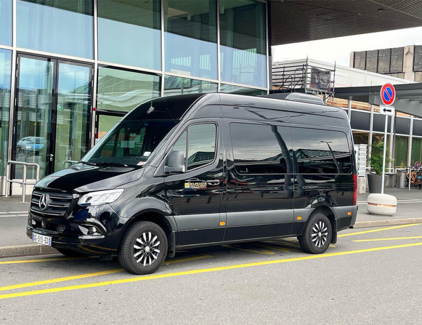 LIMOUSINE PREMIUM SERVICE - MERCEDES SPRINTER LUXURY - High quality group transportation (up to 8 people) for your trip and transfer at the foot of your plane, direct pick up on the runway